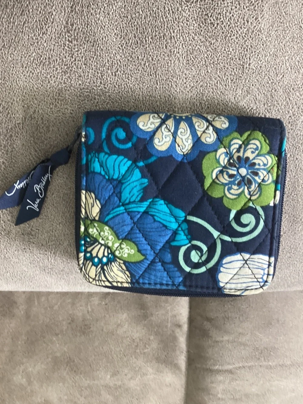 Vera Bradley vintage bifold blue floral wallet like new - Picture 2 of 6
